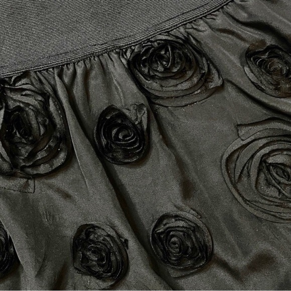 Stooshy Black Skirt with Raised Rosettes 17” Waist to Hem Pull-on Size XL - Picture 4 of 10